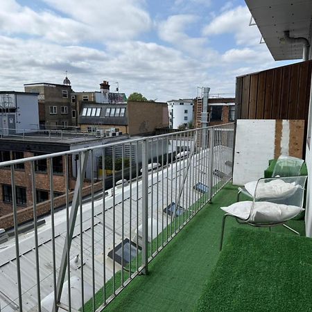 Cosy Private Room With Shared Bathroom Facilities Londres Exterior foto