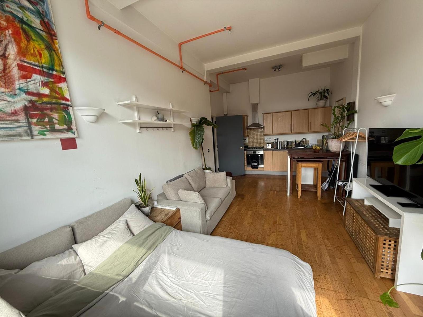 Cosy Private Room With Shared Bathroom Facilities Londres Exterior foto