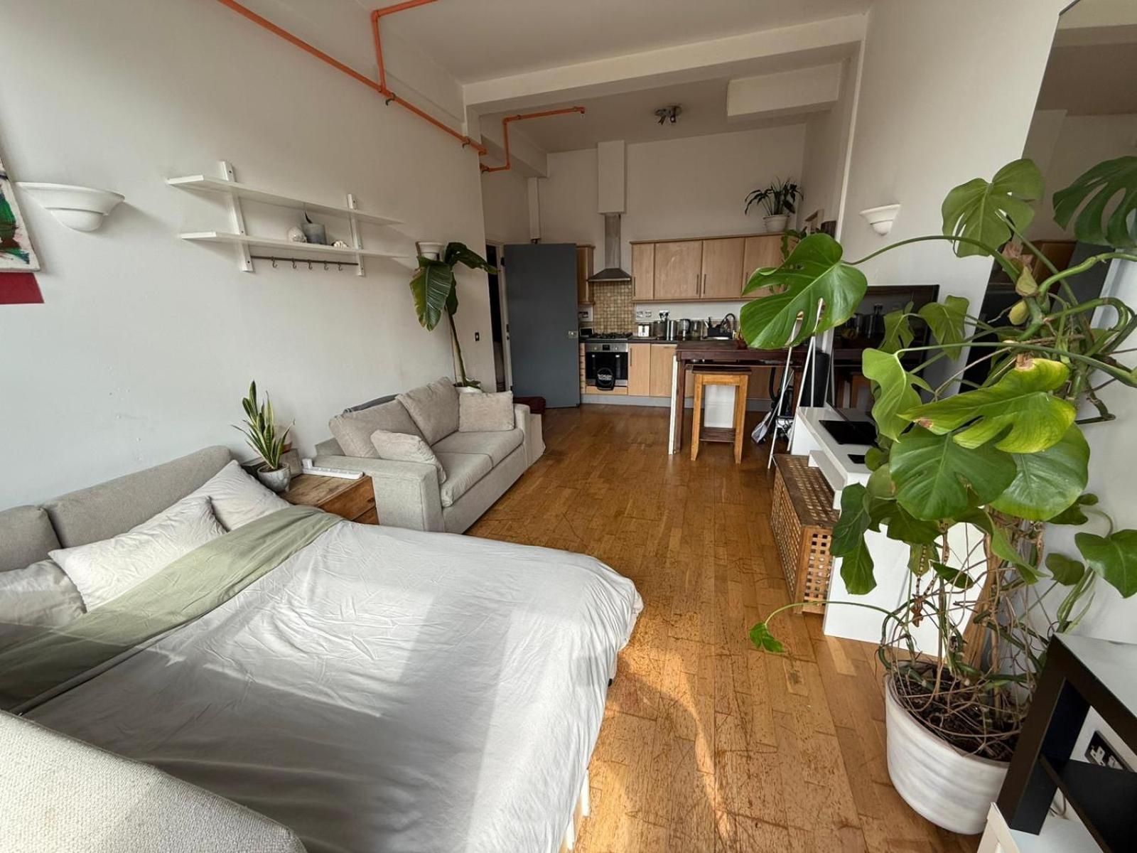 Cosy Private Room With Shared Bathroom Facilities Londres Exterior foto
