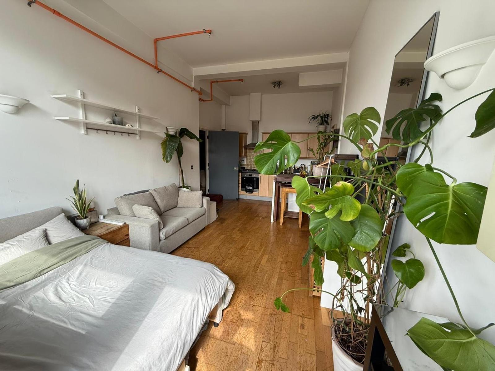 Cosy Private Room With Shared Bathroom Facilities Londres Exterior foto